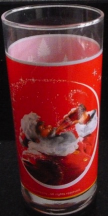 3302-6 € 3,00 coca cola glas kerstman drinkend aan flesje